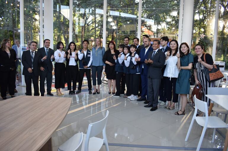 Inaugura espacio de oportunidades en la UNA.