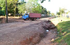 la-calle-independencia-nacional-que-conduce-al-barrio-industrial-quedo-en-pesimas-condiciones-luego-de-las-lluvias-del-fin-de-semana-ultimo--205156000000-1495002.jpg