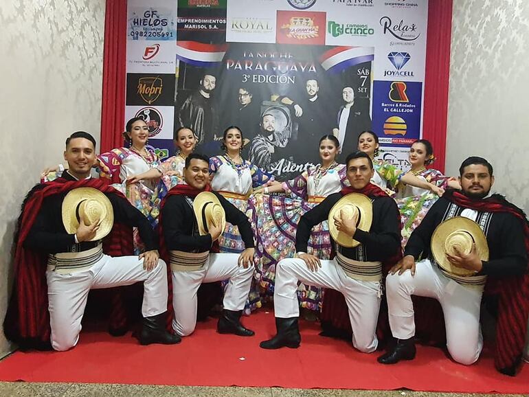 Los integrantes del grupo Tierra Adentro.