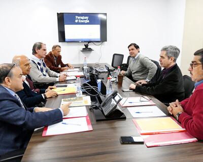 Dirigentes del GISE compartieron días pasados con los consejeros paraguayos de Itaipú su visión de desarrollo.