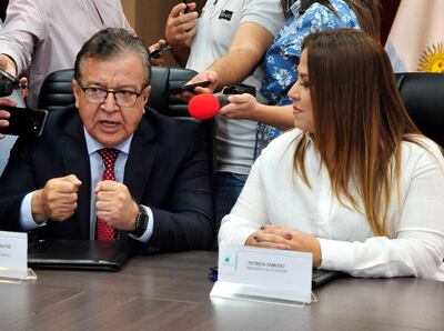 El director de Yacyretá, Nicanor Duarte Frutos, y la presidenta de Petropar, Patricia Samudio, firmaron ayer convenio.