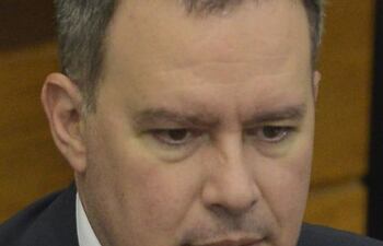 Senador Fernando Silva Facetti.