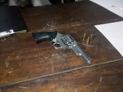 Arma incautada del poder del detenido.