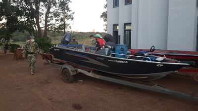 La embarcación quedó incautada en la base de la Prefectura Naval del Este.