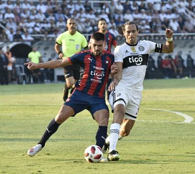 El compromiso se disputa en el estadio Manuel Ferreira.