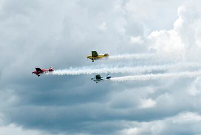 Experimentados pilotos,  algunos provenientes de Argentina, realizaron magníficas    exhibiciones acrobáticas.
