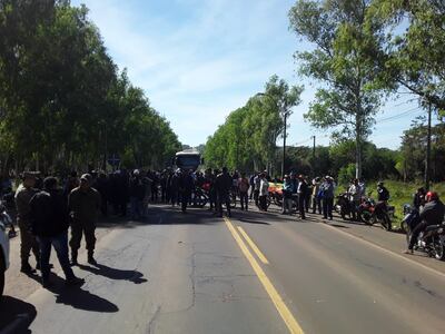 Los abuelitos cerraron de forma intermitente la ruta V en Horqueta.
