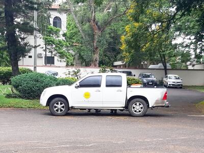 Funcionarios del Senepa realizaron ayer de nuevo  intensos  trabajos de fumigación en el patio de Mburuvicha Róga.