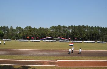 Unos 120 aspirante hicieron el juramento a la patria esta mañana.