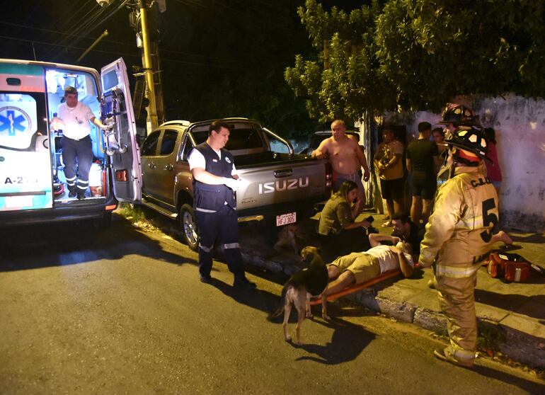 Juan Esteban Ramírez Samaniego de 18 años, resultó herido tras chocar su vehículo contra un semáforo.