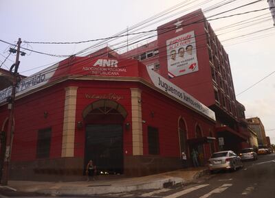 Fachada de la Junta de Gobierno que quedó a oscuras, al igual que otras casas de la zona, por espacio de una hora.