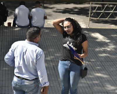 qEn el Palacio de Justicia de Asunción, muchos usuarios de justicia optan por contratar a un gestor para realizar sus trámites judiciales, como permisos del menor y otras legalizaciones.