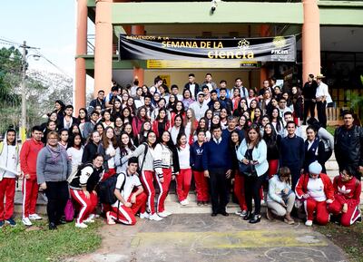 Estudiantes de diferentes instituciones educativas visitan y se entusiasman con la muestra científica de Facen.