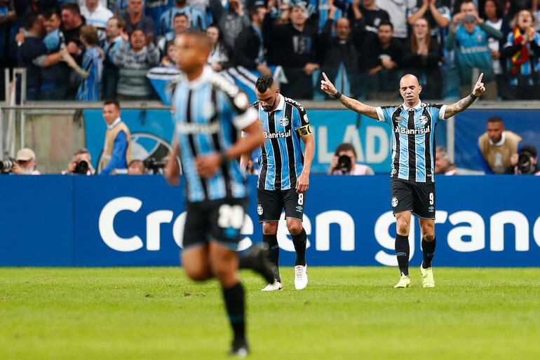 Gremio venció a Libertad en la ida de los octavos de final de la Copa Libertadores.