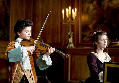 Wolfgang Amadeus y Nannerl Mozart en una escena de la película francesa “La hermana de Mozart”, que se podrá ver esta noche en Cine Scala, en la señal de ABC TV.