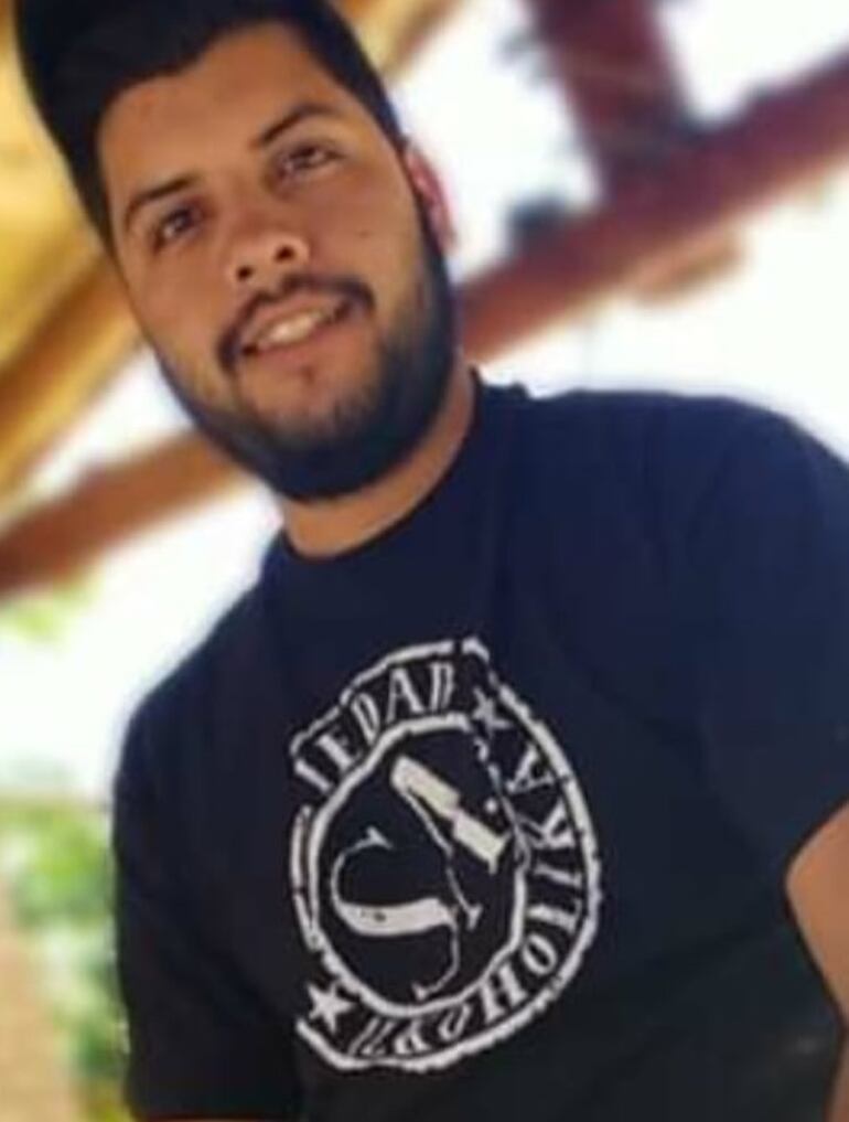 Antonio Isaias Duré Vera, fue arrollado presumiblemente por un camión de gran porte, mientras él iba manejando una motocicleta ayer por la noche