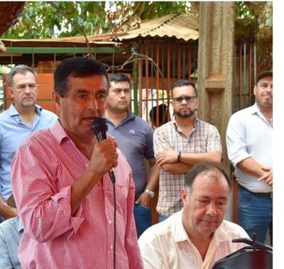 El concejal departamental Jorge Dávalos García junto al senador Juan Afara.