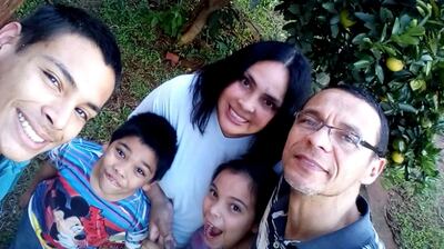 Ricardo Ismael Rojas, con su esposa María y sus hijos Ismael, Sara y Samuel.