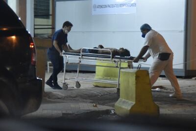 Momento en que el herido era trasladado desde el Hospital de Barrio Obrero hasta el Hospital de Trauma.