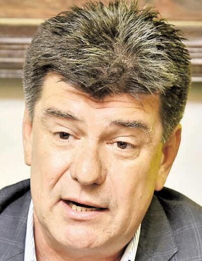 El titular del PLRA, Efraín Alegre, le solicita al presidente de la República, Abdo Benítez, que renuncie al cargo.