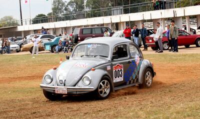 Una atractiva competencia de slalom y regularidad realizó el Club de Vehículos Antiguos.