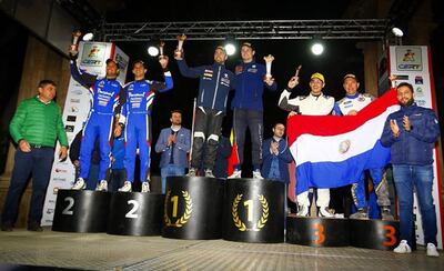 Fabrizio Zaldívar y Fernando Mussano, en el segundo escalón del podio, en el que igualmente aparecen Álvaro Yaluk y Pablo Olmos, terceros en el Rally Tierras Altas de Lorca, por el Español.