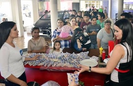 hamburguesas-gratis-en-el-stand-de-guarani-150501000000-1477804.jpeg