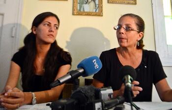 rosa-maria-paya-y-ofelia-acevedo-dando-el-anuncio-afp-214004000000-590881.jpg
