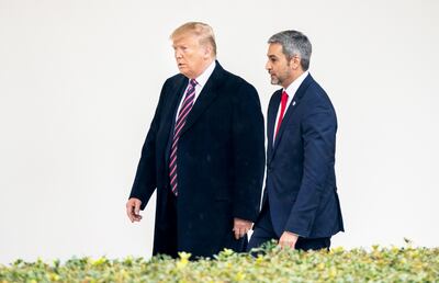 Donald Trump (izq.) y  Abdo conversan antes del inicio de la reunión en la Casa Blanca.