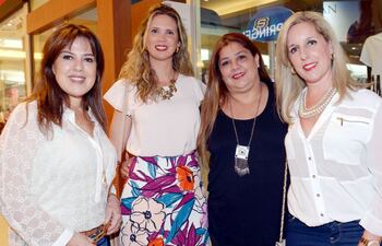 rosi-varela-gaby-duarte-analia-yebran-y-vivi-aranda--201827000000-1504448.jpg