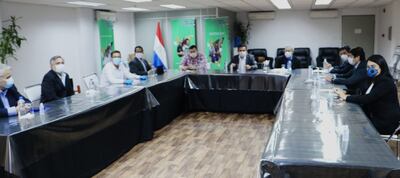 En el MEC se iniciaron ayer las negociaciones entre instituciones educativas privadas y funcionarios del gobierno.