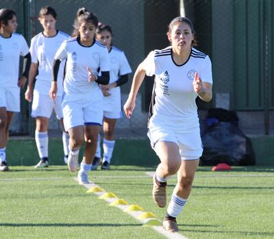 La selección paraguaya femenina entrenó este lunes en el COP con las 18 convocadas.