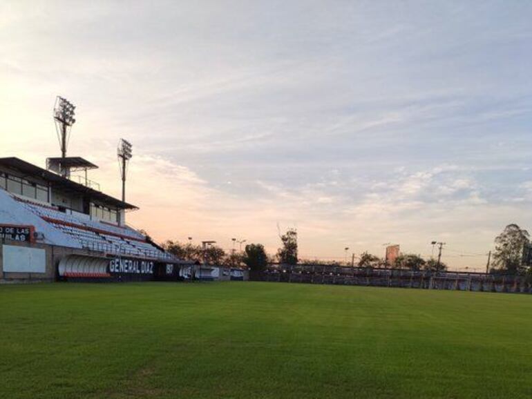 General Díaz recibe en su estadio al Deportivo Santaní.