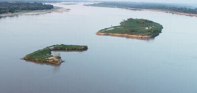 La isleta en zona Remanso quedó partida en dos luego de la extracción de arena ordenada por la empresa Vimérica. Según la firma, desde el pasado 25 de octubre ya no hacen dragado en el sitio.