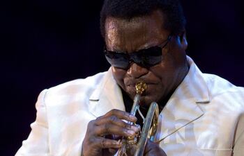 El trompetista Wallace Roney falleció por complicaciones a causa del covid-19.