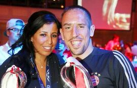 franck-ribery-y-su-esposa-wahiba-belhami-celebran-con-la-champions--223957000000-558179.jpg