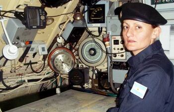 la-oficial-submarinista-argentina-eliana-krawczyk-quien-queria-ser-la-primera-mujer-comandante--233144000000-1655962.jpg