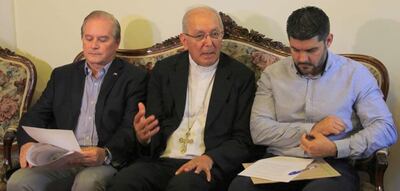 El ministro Dany Durand, el arzobispo Edmundo Valenzuela y el intendente de Asunción, Óscar Rodríguez, durante la reunión mantenida el viernes último.