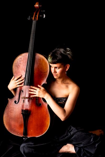 La cellista paraguaya Jessica Estigarribia.