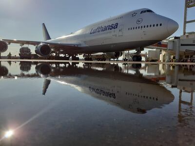 Un avión de Lufthansa aguarda en el aeropuerto Silvio Pettirossi a los europeos que serán repatriados mañana en un vuelo humanitario.