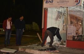 robo-a-cajero-automatico-en-ypacarai-81917000000-1114012.JPG