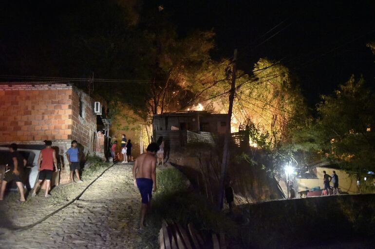 El incendio se registró en la zona de Trinidad, en Asunción.