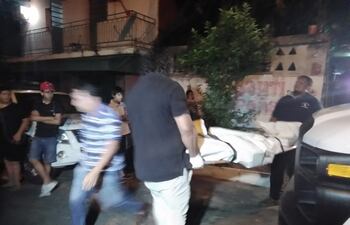 Un hombre fue asesinado por su pareja en su vivienda ubicada en Barrio Sajonia de Asunción.