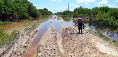 En la zona de San Carlos no se puede transitar;  falta levantar terraplén y colocar  alcantarillas.
