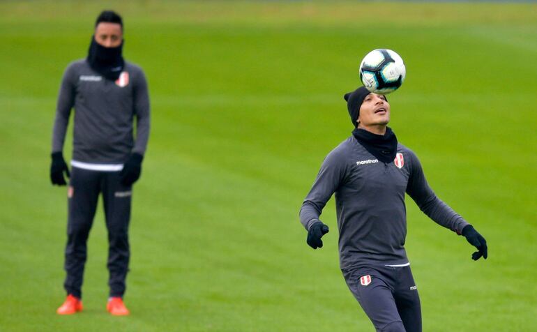 Paolo Guerrero la carta de gol y esperanza de todo Perú.