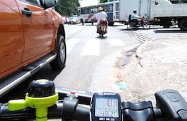 el-termometro-del-velocimetro-de-una-bicicleta-marcaba-ayer-a-la-siesta-mas-de-48-grados-las-altas-temperaturas-pueden-ocasionar-golpes-de-calor--215043000000-1411369.jpg