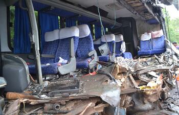 el-micro-de-guairenatur-fue-arrasado-por-el-camion-de-gran-porte-su-chofer-y-cuatro-pasajeros-perdieron-la-vida-en-el-suceso--204123000000-1564589.jpg