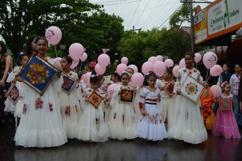 Fiesta en la ciudad del ñandutí