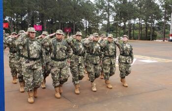 las-nuevas-integrantes-de-la-reserva-de-las-ff-aa-desfilaron-luego-del-acto-de-juramento-a-la-bandera--213256000000-1739637.jpg