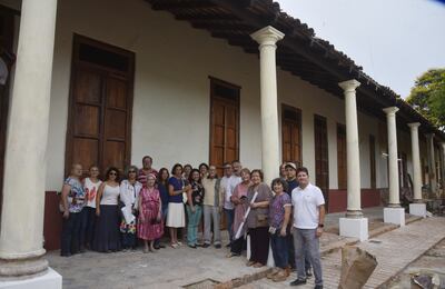 El sábado, los exalumnos se encontraron en la escuela para verificar el avance de las refacciones del histórico pabellón. Les acompañó la exdocente Victoria Guillermina Viadiu, de más de 90 años de edad. Las emociones estuvieron a flor de piel.